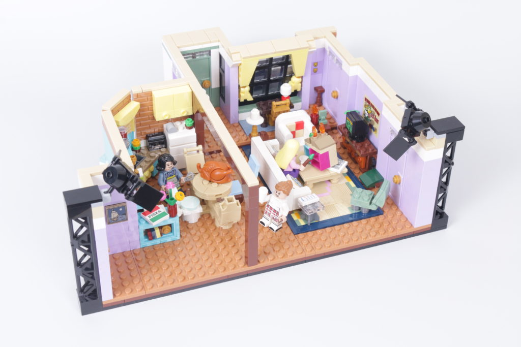 LEGO Creator Expert 10292 Friends Apartments review 32i