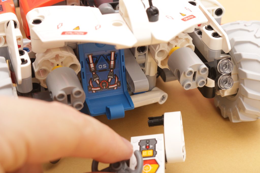 How to make LEGO Technic 42178 Surface Space Loader minifigure scale 15 1024x683