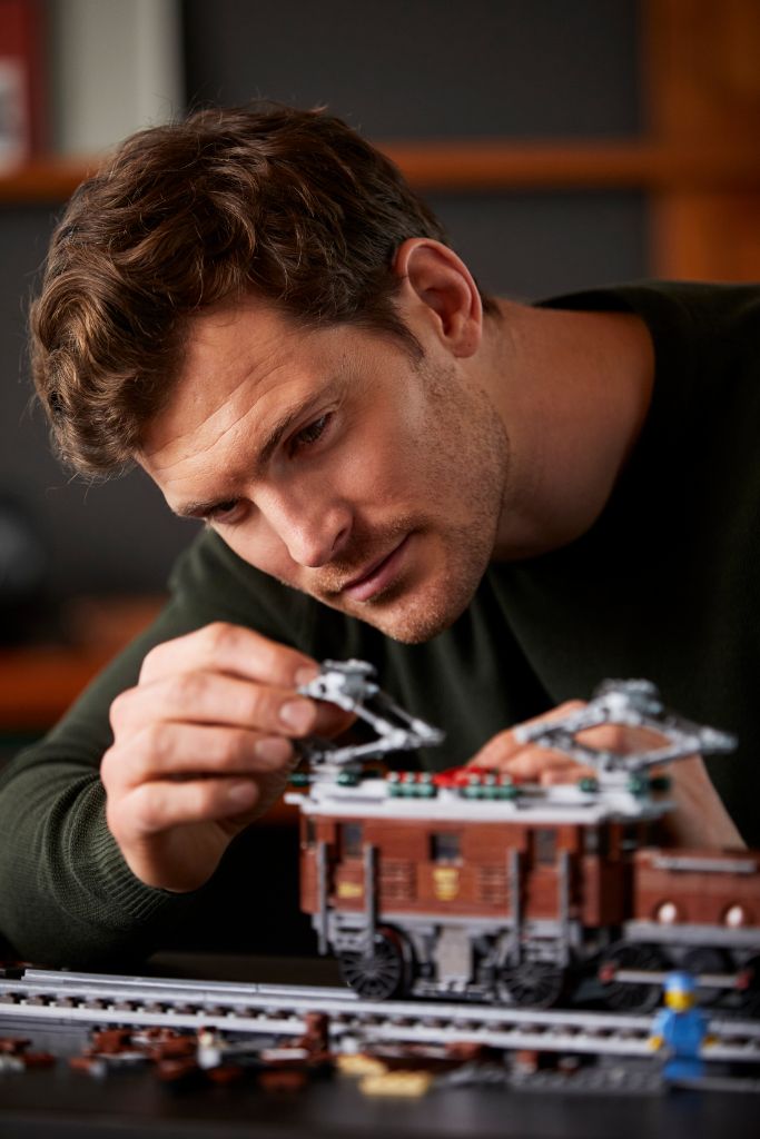 LEGO 10277 Crocodile Locomotive 28