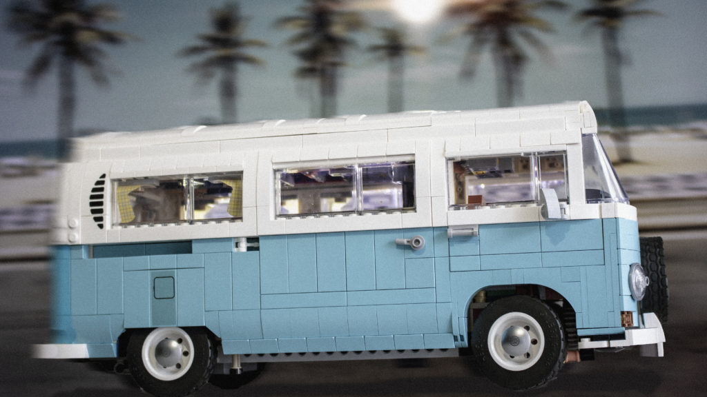 LEGO 10279 Volkswagen T2 Camper Van FEATURE 1 desaturate