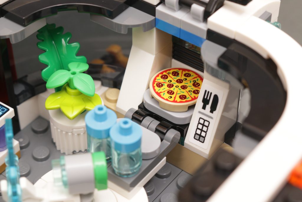 LEGO City 60446 Modular Galactic Spaceship review 40 1024x683