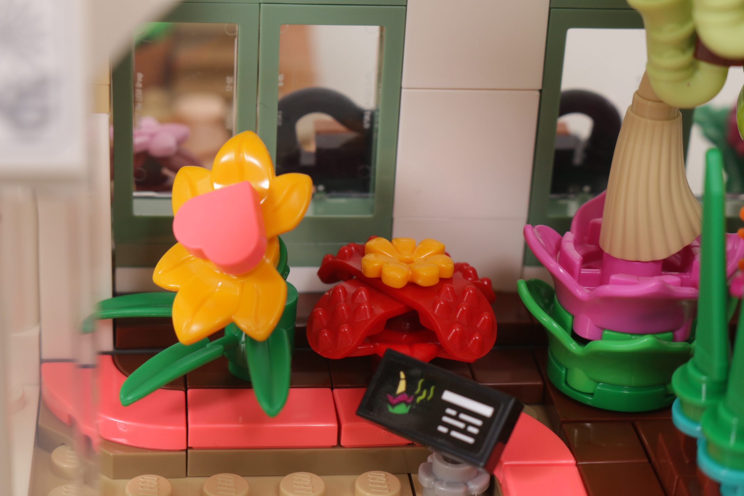 LEGO Friends 41757 Botanical Garden review 21 scaled