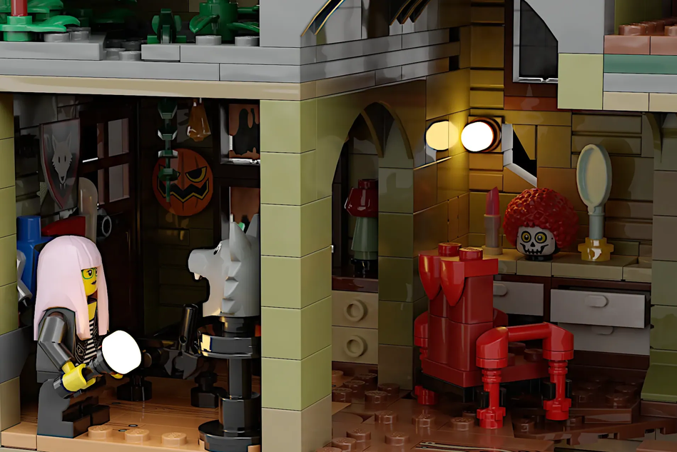 LEGO Ideas Halloween House 7