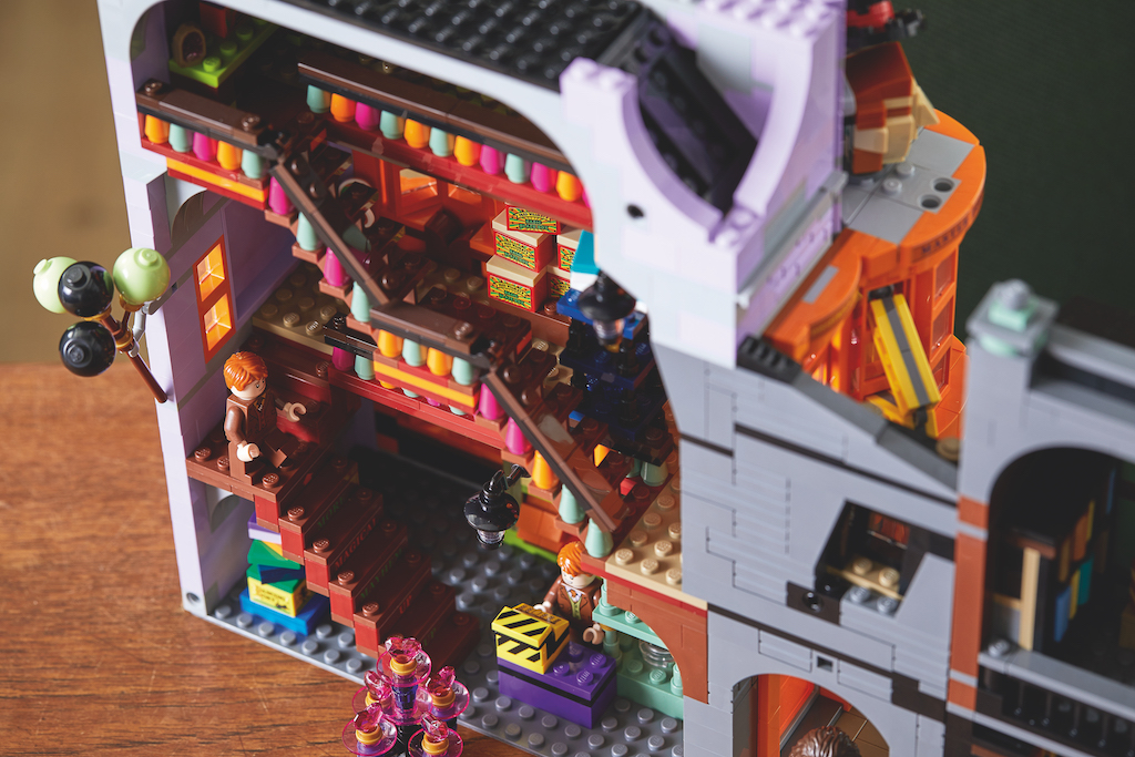 75978 Diagon Alley LEGO Harry Potter lifestyle resized 14