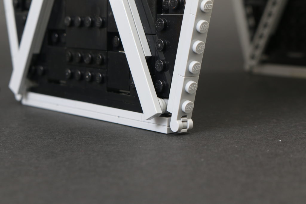 Build a LEGO Mandalorian Outland folding TIE Fighter 48 1
