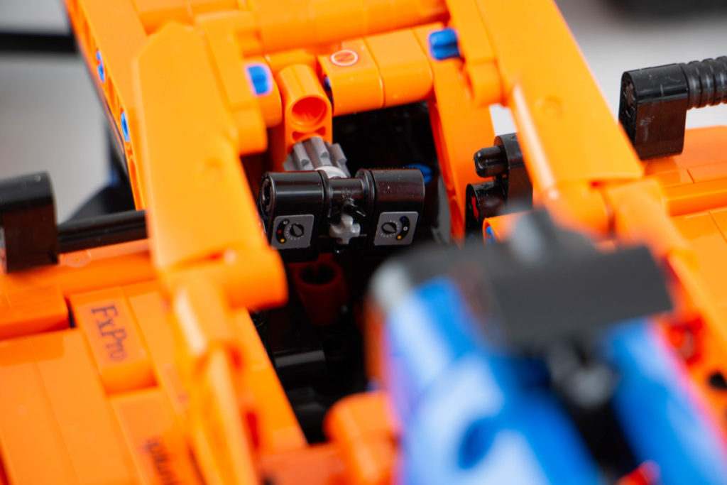 LEGO Technic 42141 McLaren Formula 1 Race Car review 13 1024x683