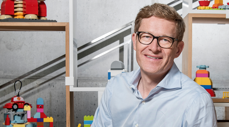 How much did LEGO's CEO and Board of Directors earn in 2020?