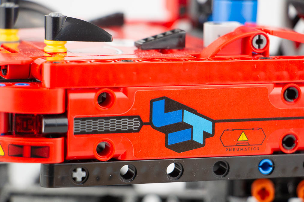 42144 Technic Material Handler 28
