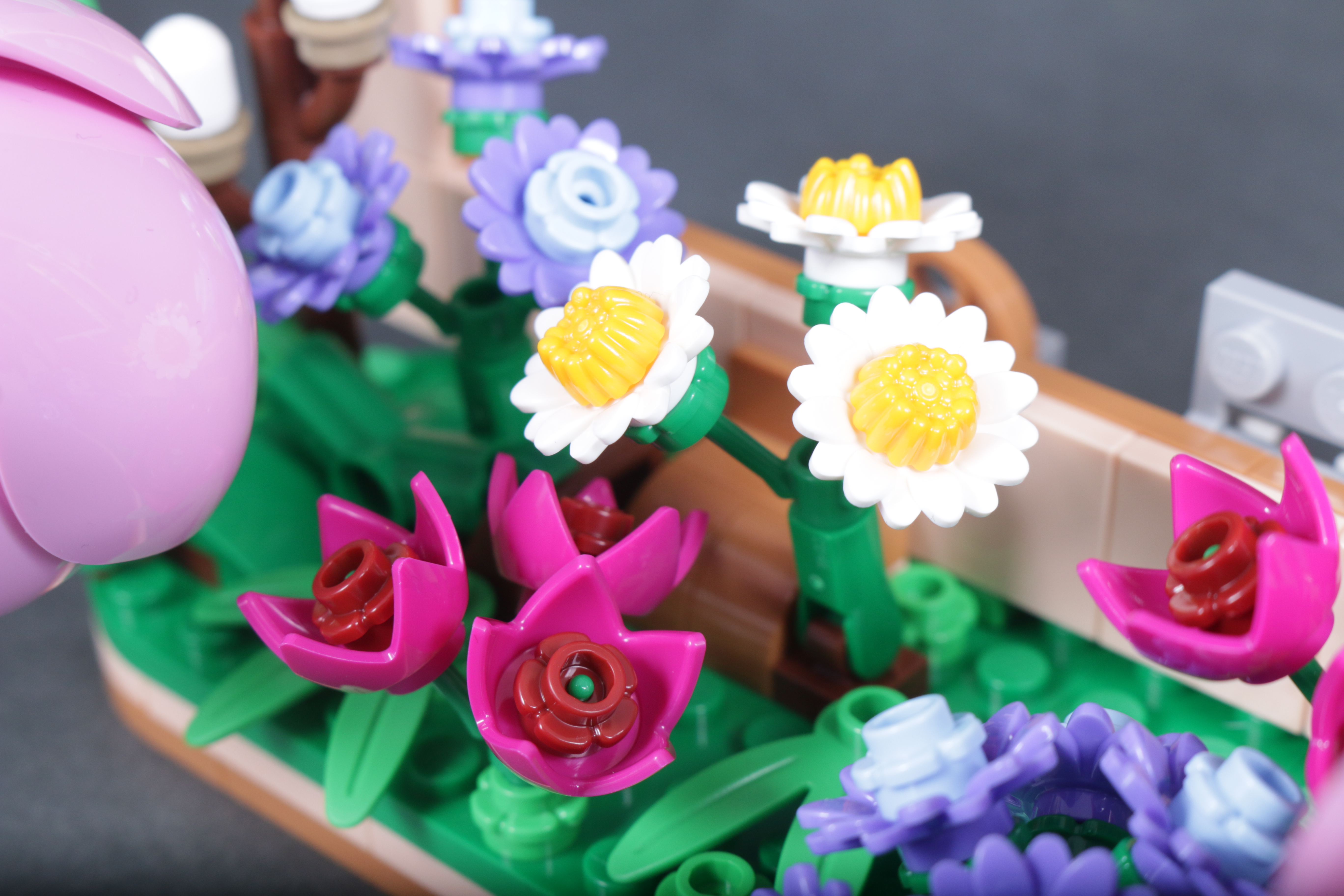 LEGO Botanicals 40916 Floral Picture Frame GWP review 6