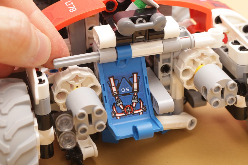How to make LEGO Technic 42178 Surface Space Loader minifigure scale 19 1024x683
