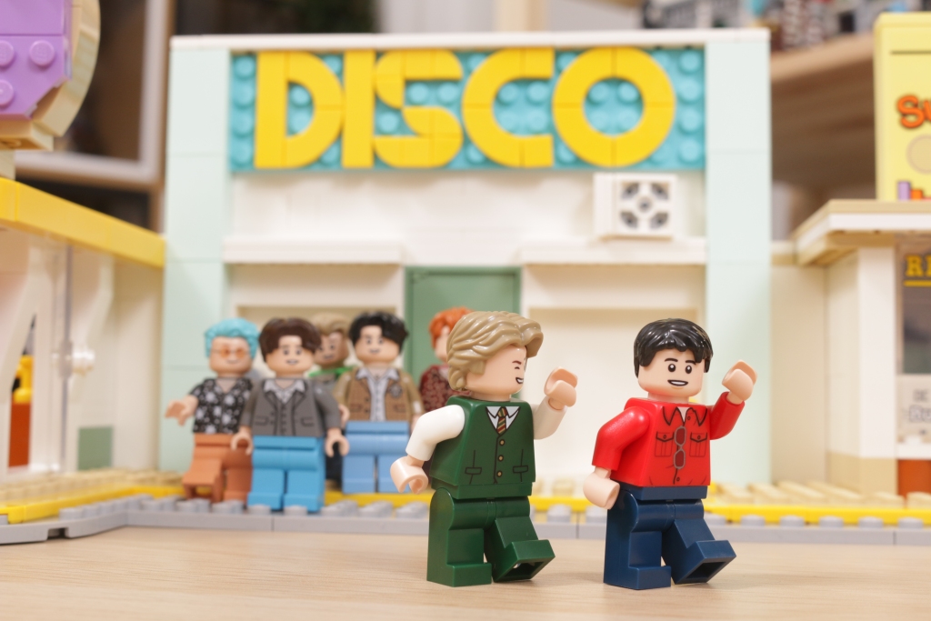 LEGO Ideas 21339 BTS Dynamite Bangtan Boys Jin Suga j hope RM Jimin V Jung Kook review 39 1024x683