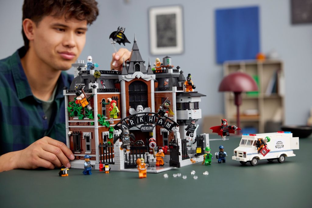 LEGO Batman 76300 Arkham Asylum 27 1024x683